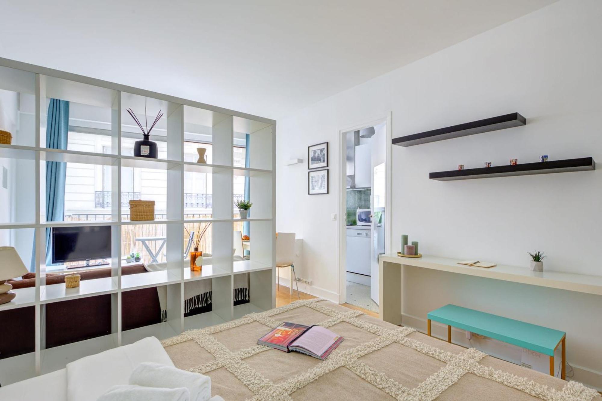 St Germain & Le Bon Marche With Balcony - Cityapartmentstay Paris Exteriör bild